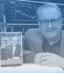 Frank Bethmann mit seinem Buch „Über Geld reden“ an der Frankfurter Börse